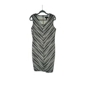Dana Buchman Black Zebra V-Striped Sleeveless Dress Size M‎
